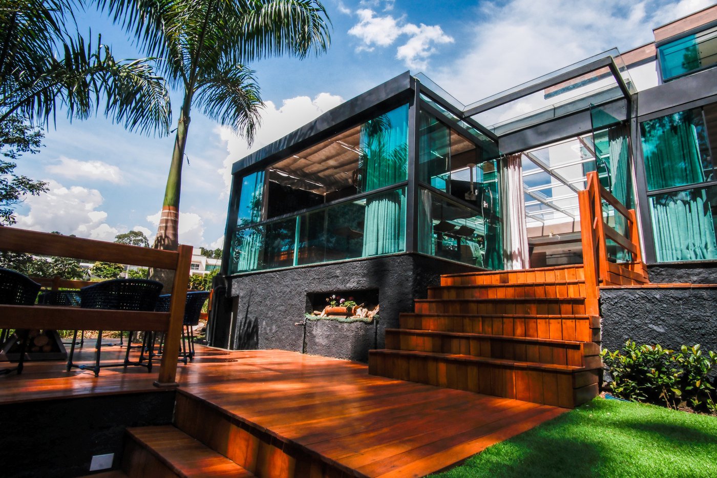 Casa de Alto Padrão à venda com 4 quartos, sendo 1 suíte, em condomínio, Cotia - SP