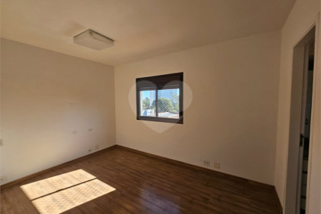 Apartamento para alugar com 3 quartos, sendo 1 suíte, em Alto da Boa Vista, São Paulo, SP