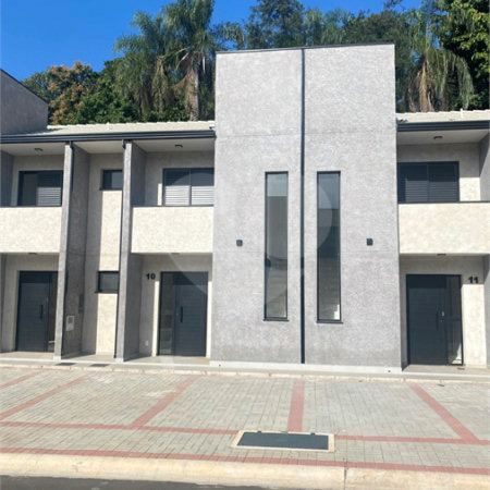 Casa à venda com 2 suítes no condomínio Vila Ilha de Creta, Valinhos - SP