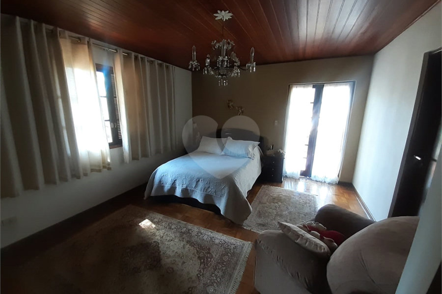 Casa à venda com 3 quartos, sendo 1 suíte, no condomínio Jardim da Monntanha Ii, Mairiporã - SP