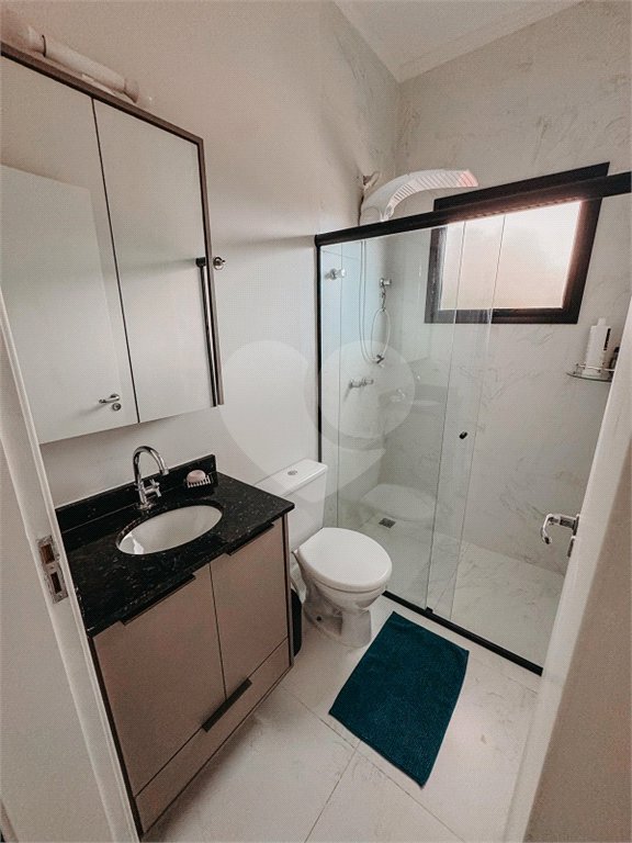 Casa à venda com 3 quartos, sendo 1 suíte, no condomínio Residencial Marchant Buarque, Atibaia - SP