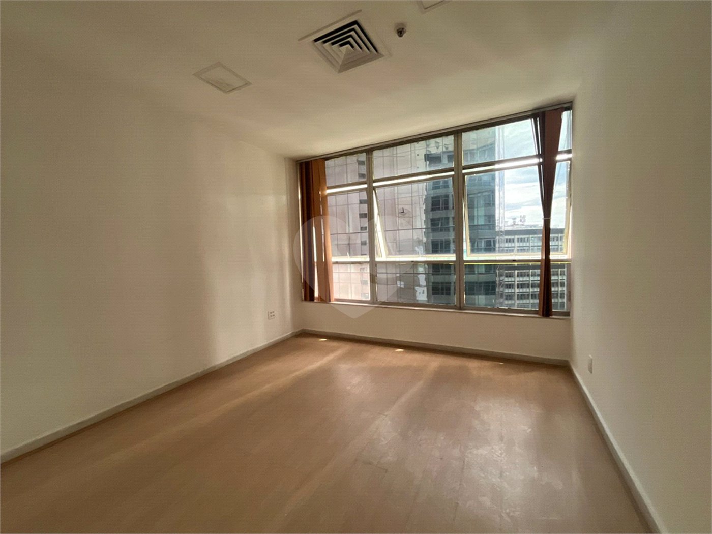 Sala à venda ou para alugar no Centro, Rio de Janeiro, RJ
