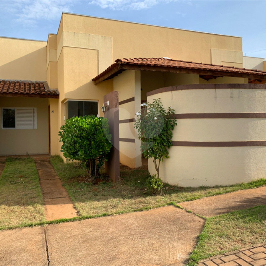 Casa à venda com 3 quartos no condomínio Cidade Das Águas, Três Lagoas - MS