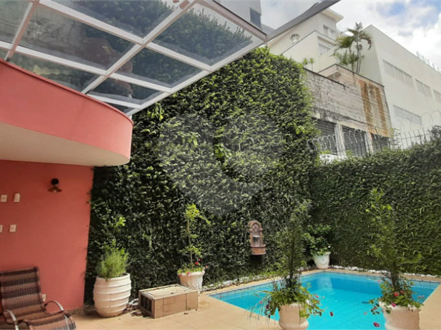 Sobrado à venda ou para alugar com 4 quartos, sendo 3 suítes,  em Jardim Franca, São Paulo, SP
