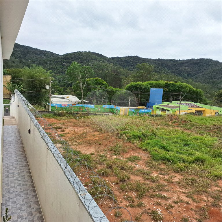 Casa à venda com 2 quartos no condomínio Residencial Cristal Lll, Mogi das Cruzes - SP