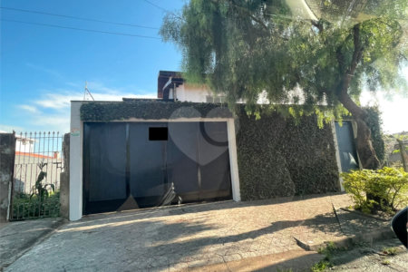Sobrado à venda com 3 quartos, sendo 1 suíte,  em Jardim Regina, Indaiatuba, SP