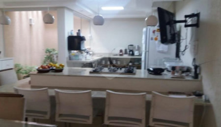 Sobrado à venda com 4 quartos, sendo 3 suítes,  em Cambuci, São Paulo, SP