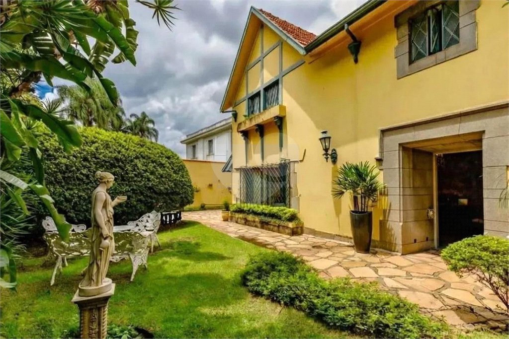 Casa para alugar com 3 suítes em Jardim América, São Paulo, SP