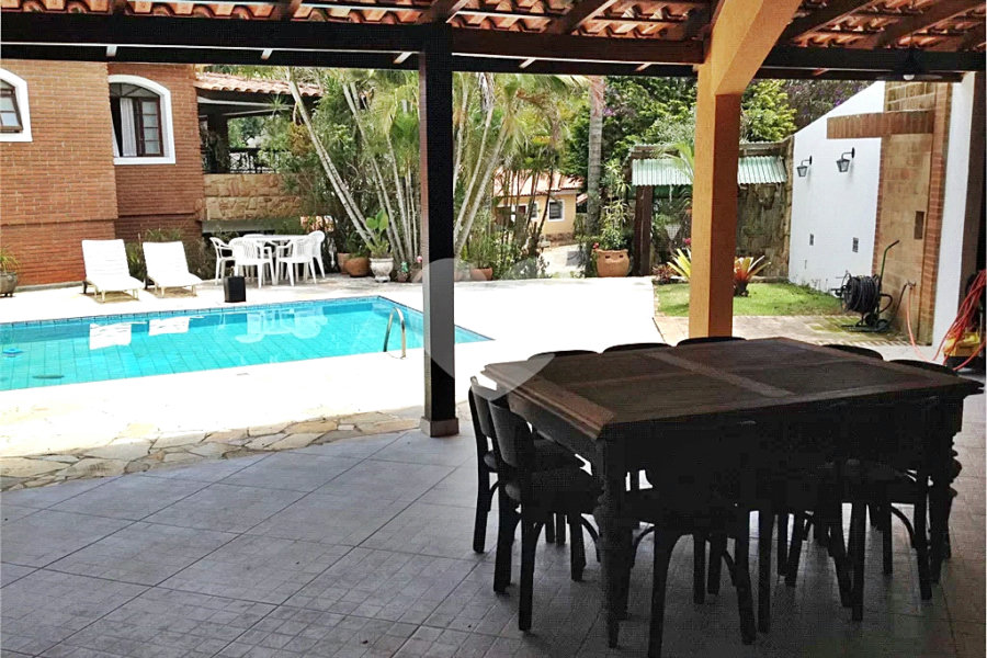 Casa à venda com 4 quartos, sendo 1 suíte, no condomínio Associação Reserva das Hortênsias, Mairiporã - SP
