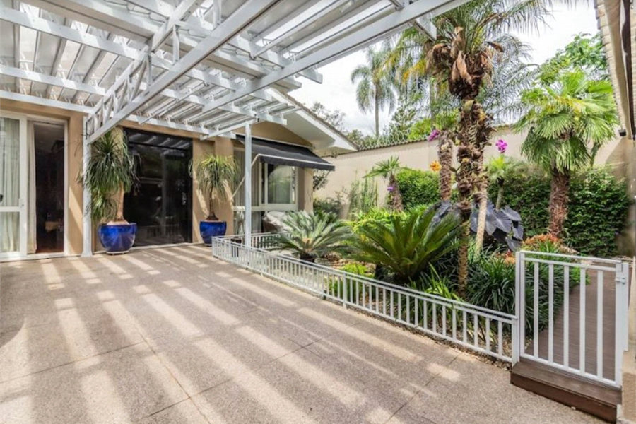 Casa à venda com 4 suítes em Horto, São Paulo, SP