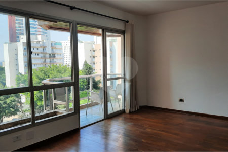 Apartamento à venda com 3 quartos, sendo 1 suíte, em Jardim Marajoara, São Paulo, SP