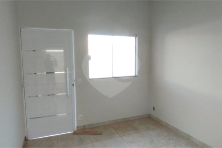 Casa à venda ou para alugar com 2 quartos, sendo 1 suíte, em Ipê, Três Lagoas, MS