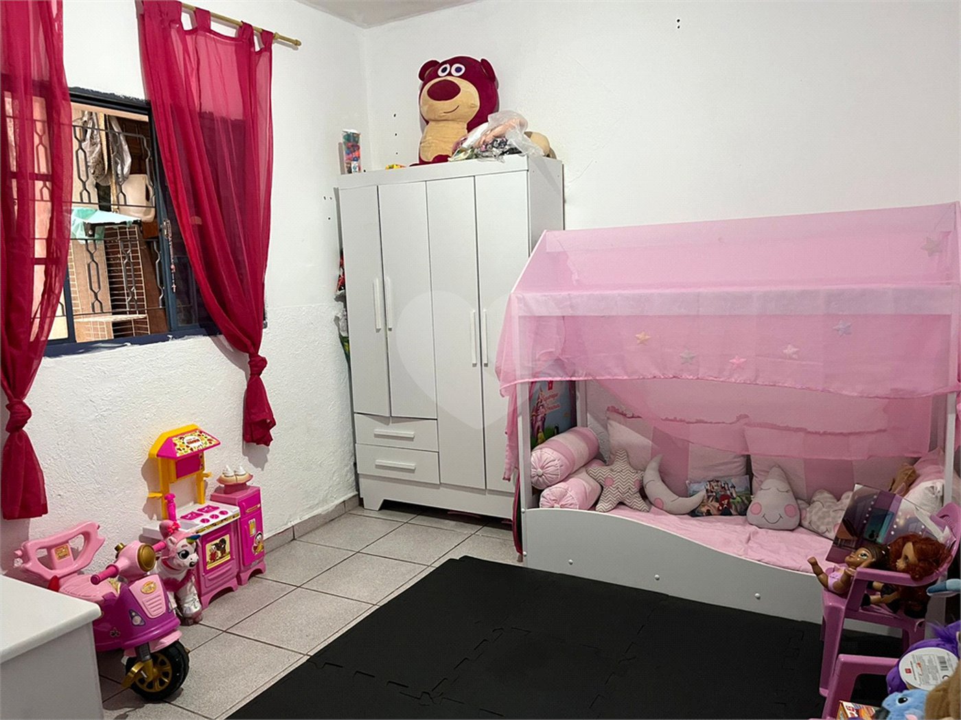 Sobrado à venda com 4 quartos, sendo 1 suíte, em Parada Inglesa, São Paulo, SP