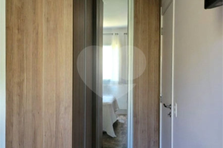 Casa à venda com 3 quartos, sendo 1 suíte, no condomínio Terrara, São Paulo - SP