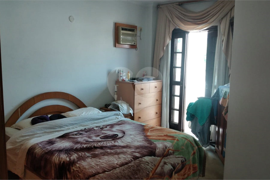Sobrado à venda com 4 quartos, sendo 2 suítes, em Horto, São Paulo, SP