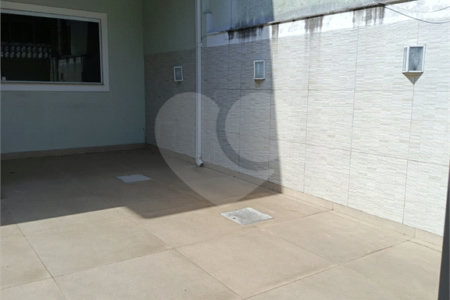 Casa à venda com 4 quartos, sendo 1 suíte, no condomínio Atlantico Sul, Rio de Janeiro - RJ