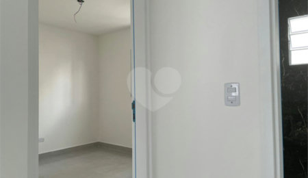 Casa à venda com 2 quartos no condomínio Hebe, São Paulo - SP