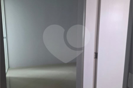 Apartamento à venda com 3 quartos, sendo 1 suíte,  em Vila São Sebastião, Mogi das Cruzes, SP