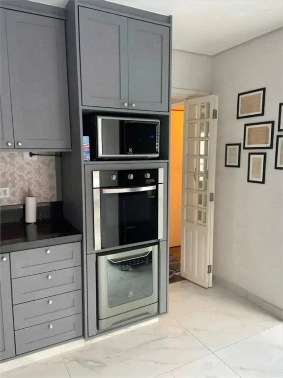 Casa à venda com 3 quartos, sendo 1 suíte, no condomínio Villas de São Francisco I, São Paulo - SP