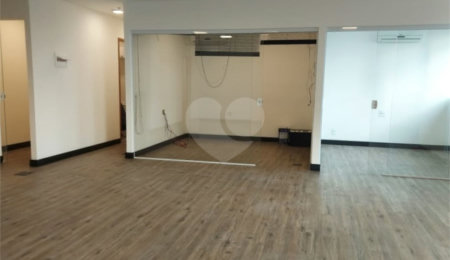Sala à venda em Jardim Caboré, São Paulo, SP