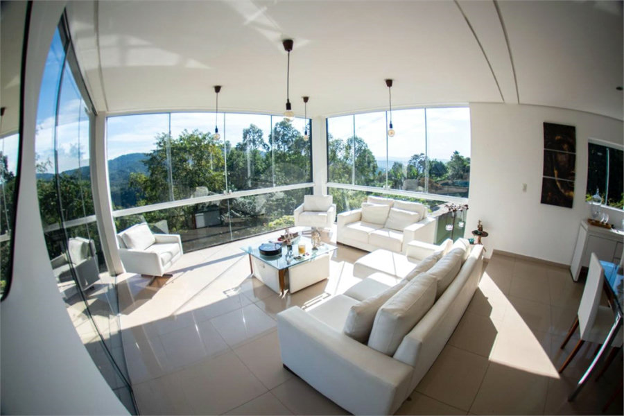 Casa à venda com 5 suítes no condomínio Alpes da Cantareira, Mairiporã - SP