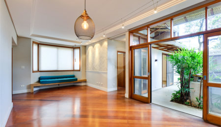 Casa à venda com 4 quartos, sendo 2 suítes, no condomínio Residencial Granja Julieta, São Paulo - SP