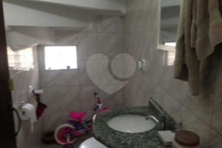 Sobrado à venda com 3 quartos, sendo 1 suíte, em Jardim Monte Kemel, São Paulo, SP