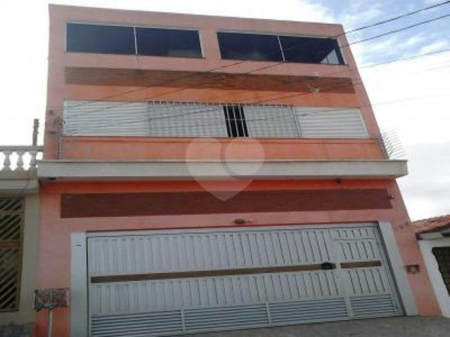 Sobrado à venda com 4 quartos, sendo 2 suítes,  em Penha, São Paulo, SP