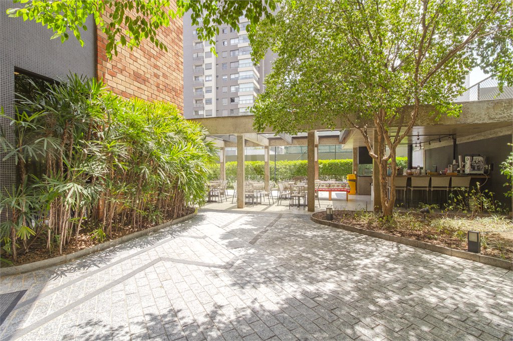 Apartamento à venda com 4 quartos, sendo 2 suítes, em Indianópolis, São Paulo, SP