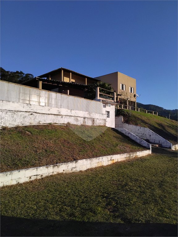 Chácara à venda com 3 quartos, sendo 1 suíte,  em Botujuru, Mogi das Cruzes, SP
