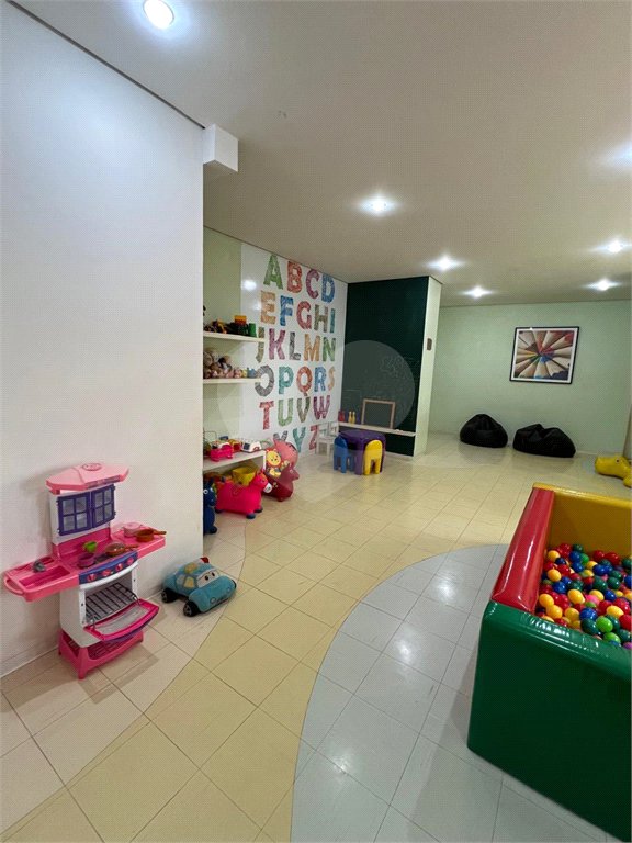 Apartamento à venda com 3 quartos, sendo 1 suíte,  em Parque Reboucas, São Paulo, SP