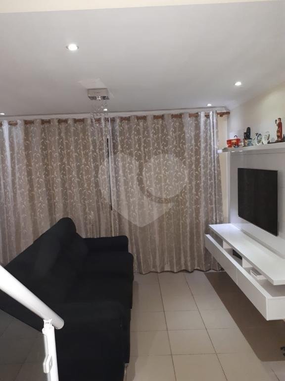 Sobrado à venda com 3 quartos, sendo 1 suíte,  em Tremembé, São Paulo, SP