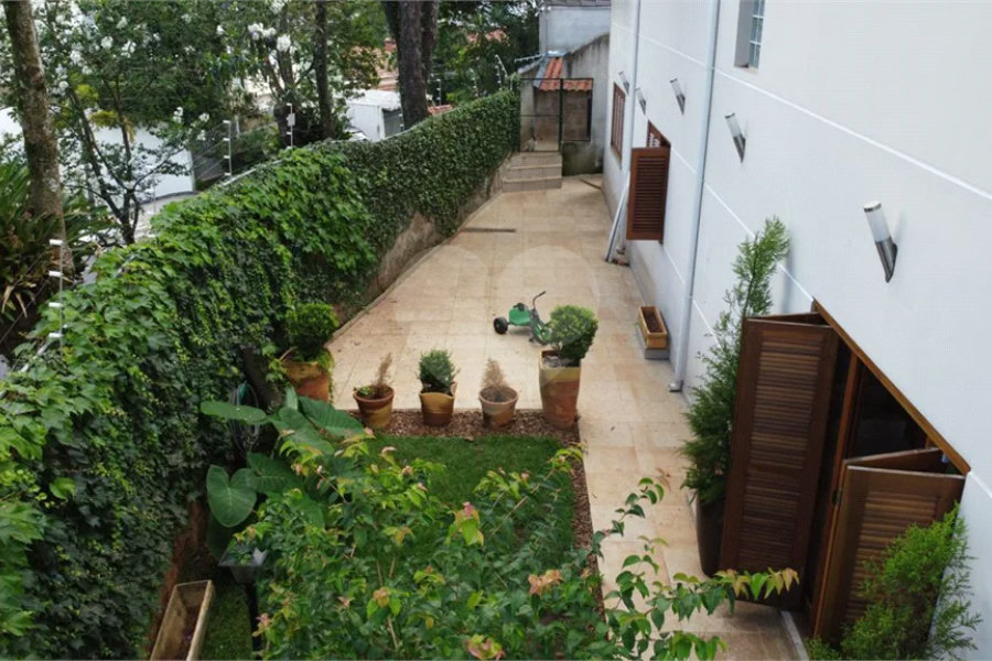 Sobrado à venda com 4 quartos, sendo 1 suíte, em Tremembé, São Paulo, SP