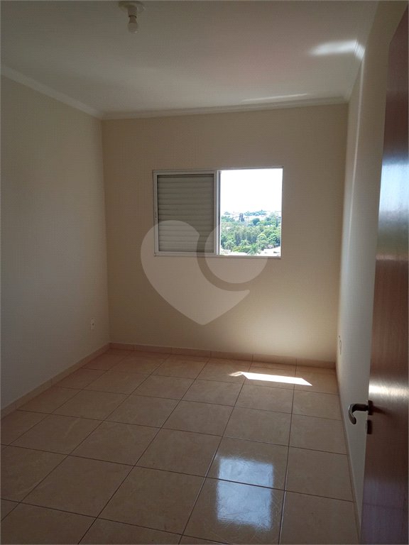 Apartamento com 2 dormitórios.