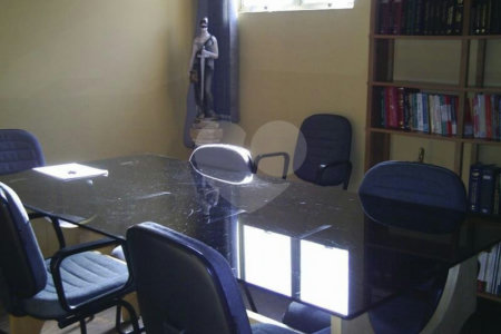 Sobrado à venda ou para alugar com 4 quartos em Água Branca, São Paulo, SP