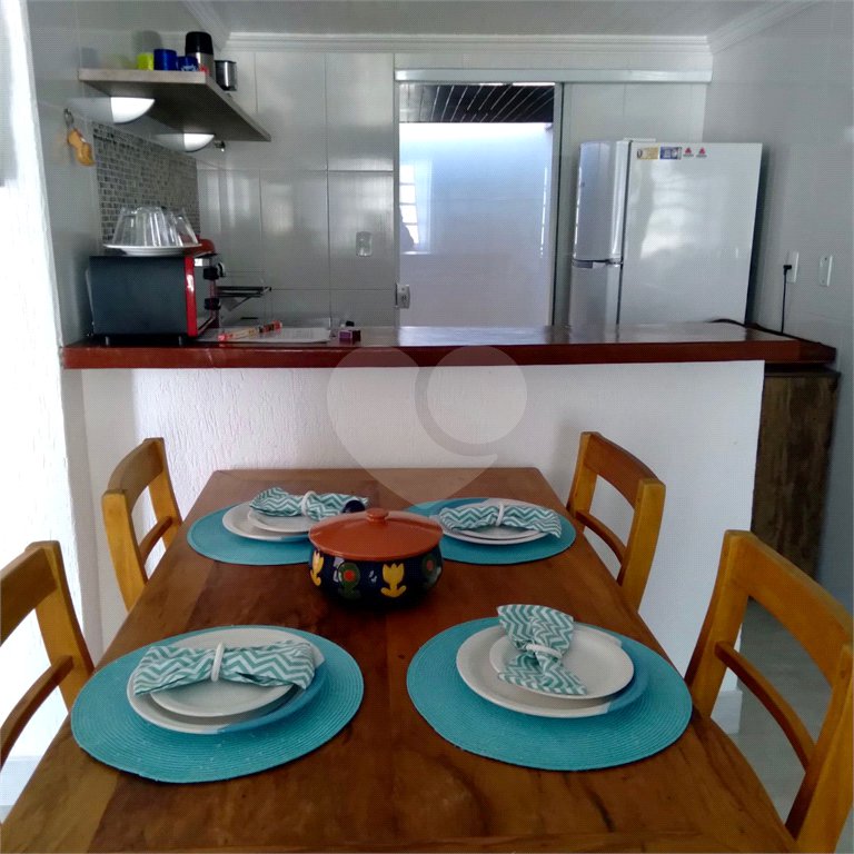 Casa em condomínio à venda com 2 quartos, sendo 1 suíte,  em Alto de Búzios, Armação dos Búzios, RJ