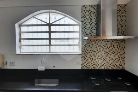 Sobrado à venda com 3 quartos, sendo 1 suíte, em Vila Firmiano Pinto, São Paulo, SP