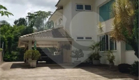 Casa à venda com 4 suítes no condomínio Monte Samkhya, Serra Negra - SP