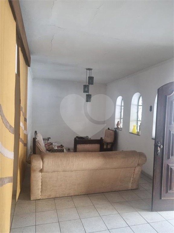 Casa Térrea à venda com 4 quartos em Vila Nivi, São Paulo, SP