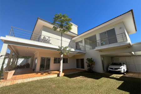 Casa á venda condomínio Damha I