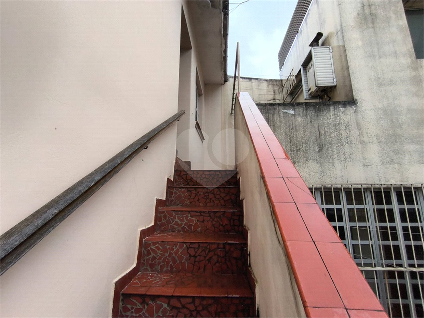 Sobrado à venda com 5 quartos, sendo 1 suíte, em Jardim Trussardi, São Paulo, SP
