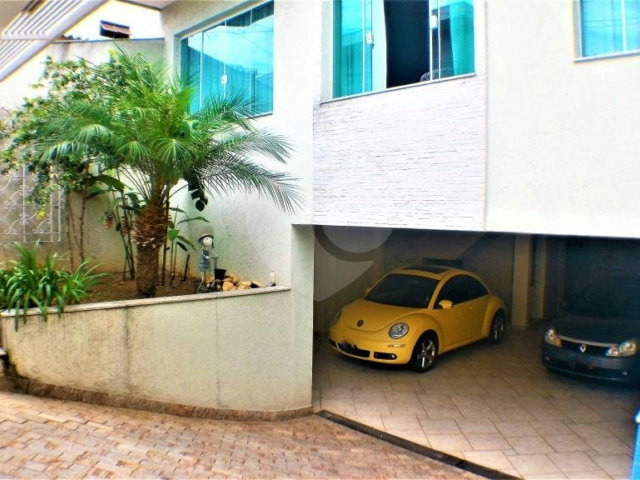 Casa à venda com 5 suítes no condomínio Travessa Tenente Ariston de Oliveira,4, São Paulo - SP