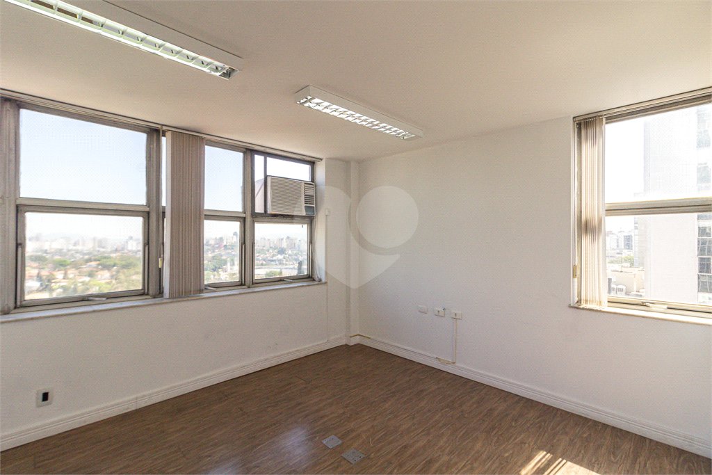 Sala à venda em Bela Vista, São Paulo, SP