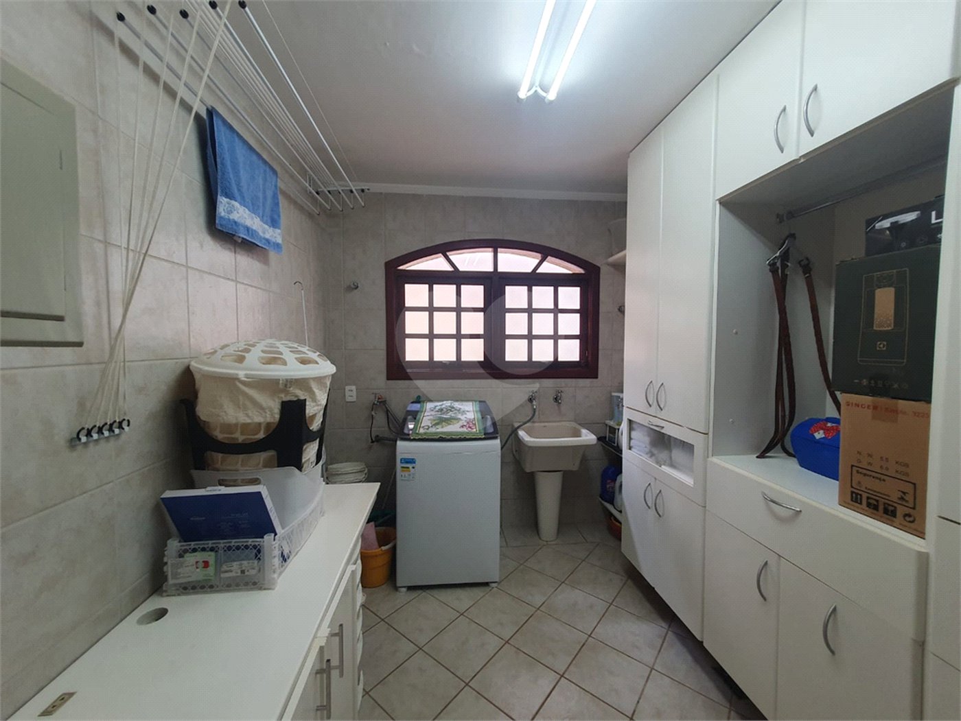 Casa à venda com 4 quartos, sendo 1 suíte, no condomínio Parque São Gabriel, Itatiba - SP