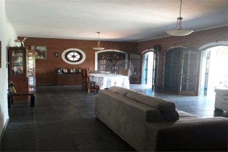 Hotel à venda com 15 quartos, sendo 4 suítes,  no Centro (canguera), São Roque, SP
