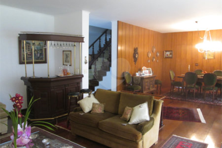 Casa à venda com 4 quartos, sendo 2 suítes, em Jardim Guedala, São Paulo, SP