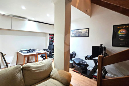 Casa à venda com 3 quartos, sendo 1 suíte, no condomínio Flora Park, São Paulo - SP