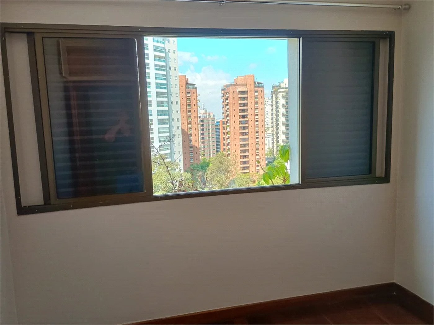 Apartamento à venda ou para alugar com 4 quartos, sendo 1 suíte, em Vila Andrade, São Paulo, SP