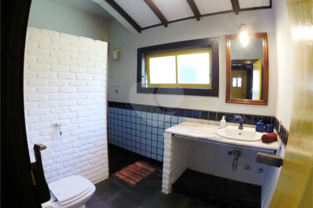 Casa à venda com 8 quartos, sendo 4 suítes, em Alto de Búzios, Armação dos Búzios, RJ