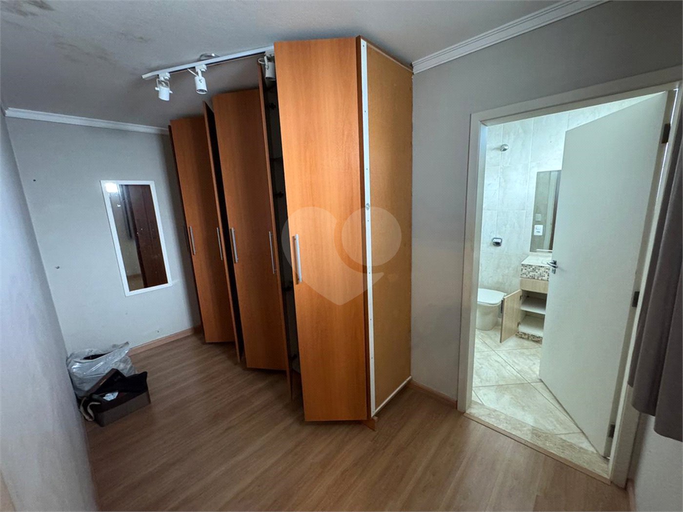 Casa à venda com 4 quartos, sendo 1 suíte, em Jardim das Samambaias, Jundiaí, SP